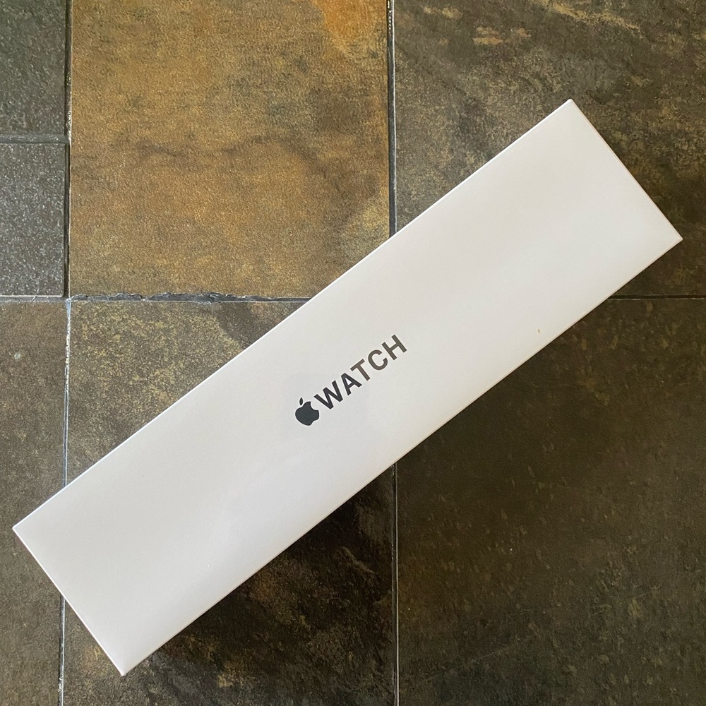 40mm Apple Watch SE - Silver Aluminum Case w/ Sport Band - Brand new, unopened